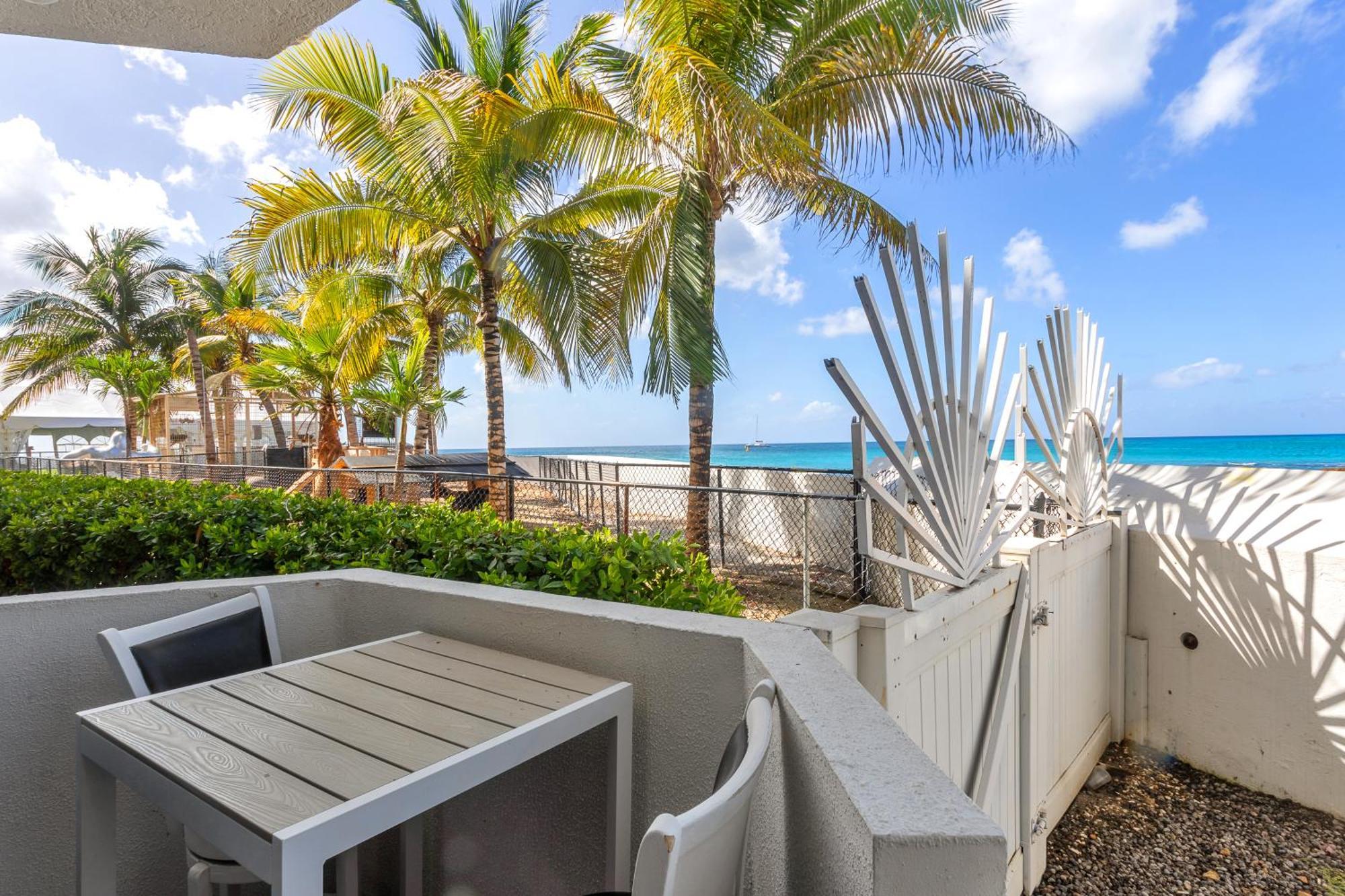 Maho Beach House - Petite Studio - Beach Access Luaran gambar