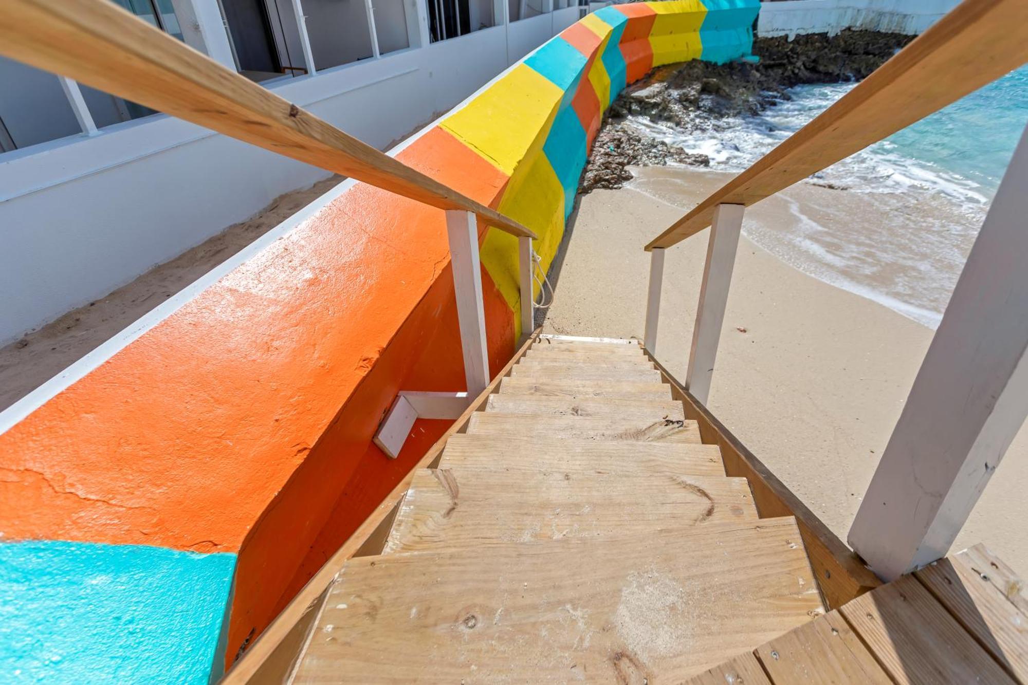 Maho Beach House - Petite Studio - Beach Access Luaran gambar