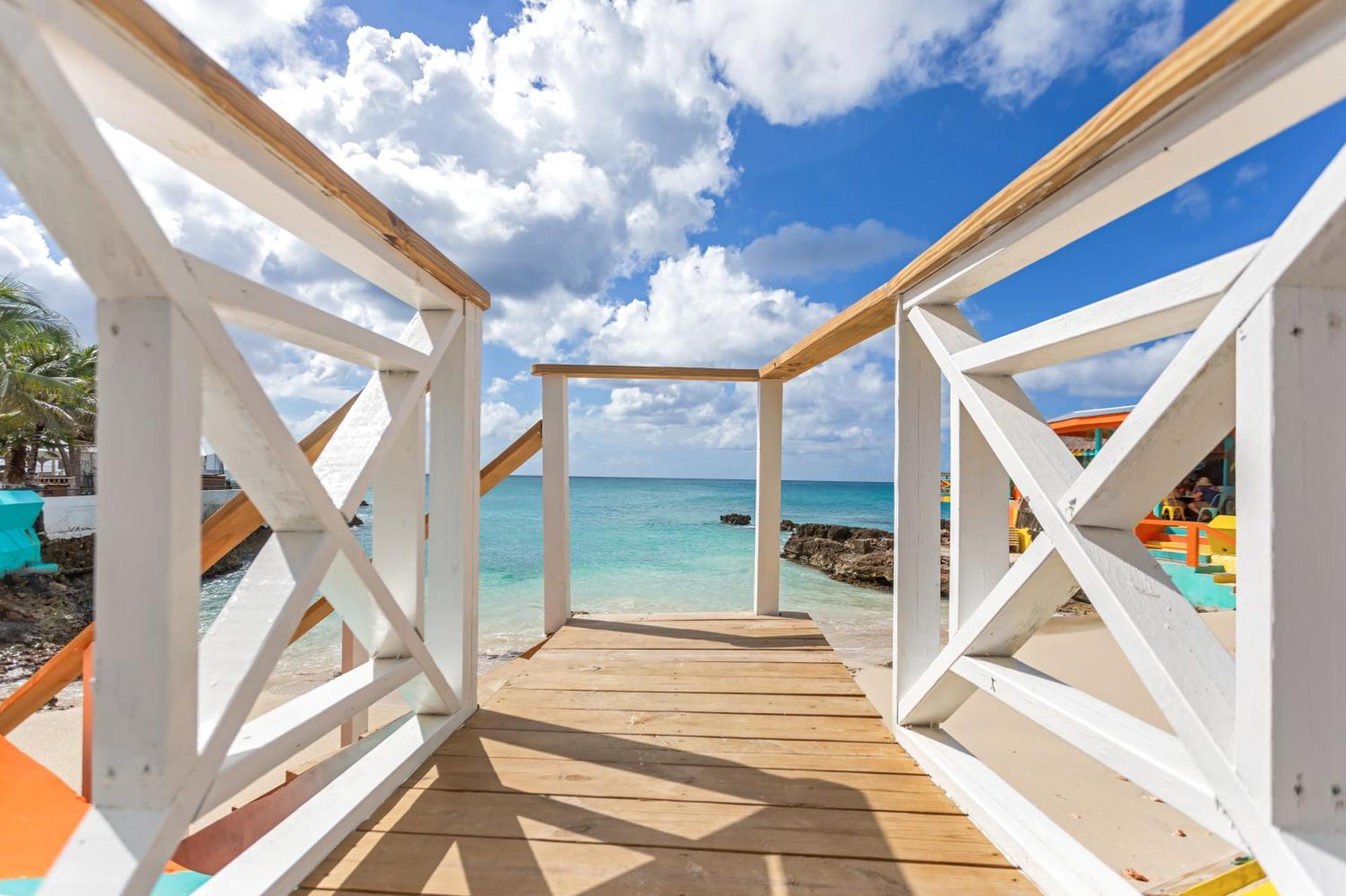 Maho Beach House - Petite Studio - Beach Access Luaran gambar